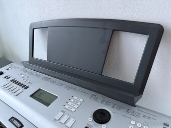 Yamaha DGX 230 - 4