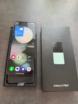 Samsung Galaxy ZFlip 5 256Gb - 4