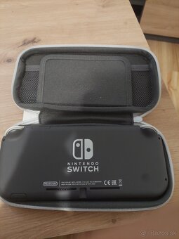 Nintendo switch lite - 4