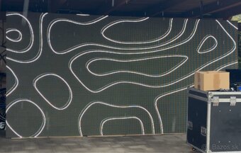 Predám profesionálnu outdoor LED obrazovku – 7,4 m² komplet - 4