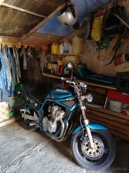 Suzuki bandit 600 - 4