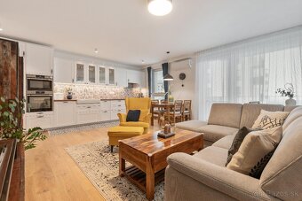 ZNÍŽENÁ CENA Nadštandardný 3-izbový byt s balkónom - 4