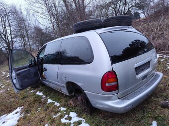 Chrysler Voyager 2,5 85kw - 4