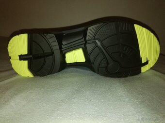 Pracovná obuv Uvex S2 - 4