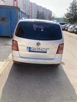 Volkswagen touran - 4