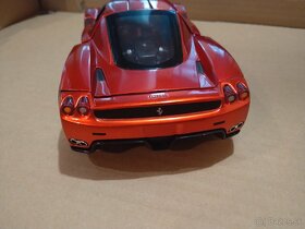 Predám Ferrari Enzo Hotwheels 1;18 - 4