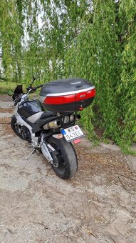 SUZUKI GSR600 - 4