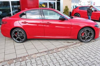 Alfa Romeo Giulia Competizione Q4 2.0 Turbo 206 kW (280 PS) - 4