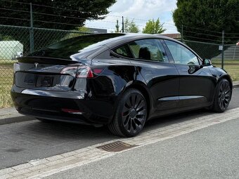 Tesla Model 3 Performance na prenájom - 4