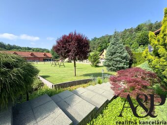 NA PREDAJ VÝNIMOČNÁ RODINNÁ VILA, POZEMOK 8000M2, PRIETRŽ, o - 4