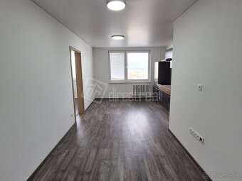 KOMPLETNE ZREKONŠTRUOVANÝ moderný 3-izb byt v centre m… - 4