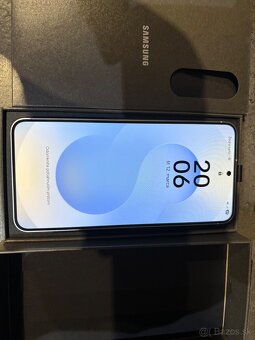 Samsung S25 256GB - 4