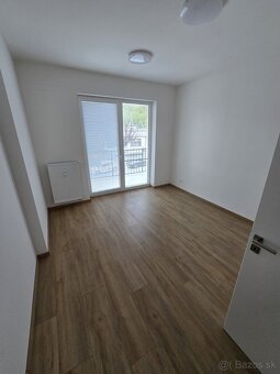 Prenajom 3 izbový byt - 4
