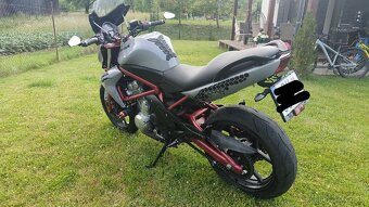Kawasaki ER6-n - 4