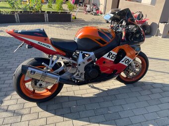 HONDA CBR 900RR - 4