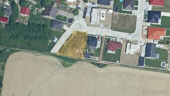 TOP NA PREDAJ: kompletný stavebný pozemok 730m2 - Madunice - 4