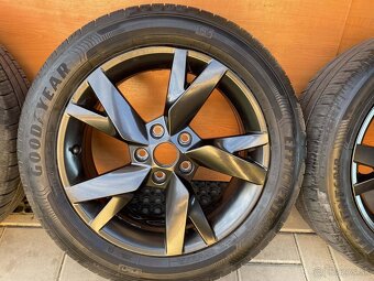 SKODA orig LYRA alu disky 205 55 R17 5x112 Skoda Superb oct - 4