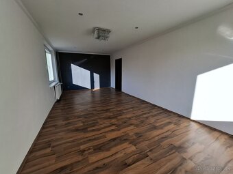 Na predaj veľkometr. 75m2, 2 izb byt Handlová - 4