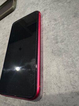 Predám IPhone 11 64gb red - 4