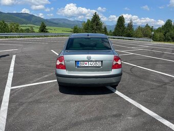 Volkswagen Passat 1.6 - 4