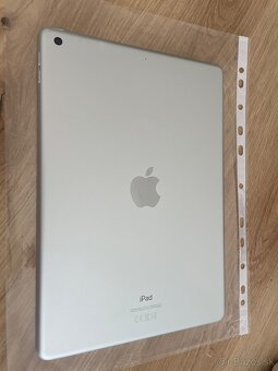 Apple iPad 8th 2020 32GB - 4
