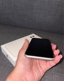 IPhone 11 64GB Bílý - 4