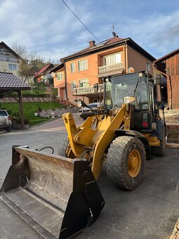 Predám nakladač - 4