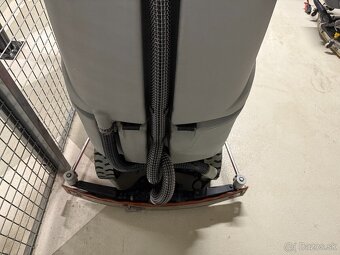 Umývací stroj Comac tripla 24b - 4