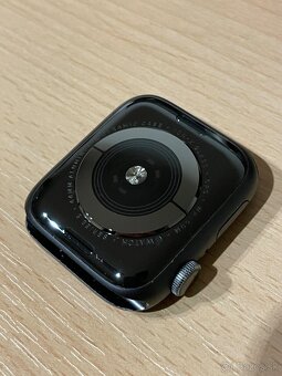 Predám Apple Watch Series 5 (44 mm) – čierne - 4