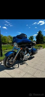 Harley Davidson Street Glide anniversary 115 - 4