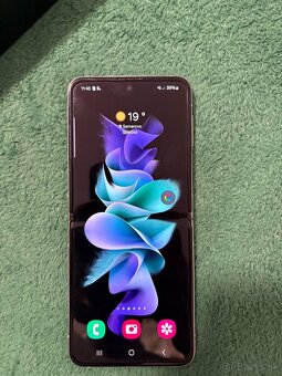 Samsung galaxy z flip 3 - 4