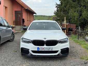 BMW 530xD G30 PLNÁ VÝBAVA - 4