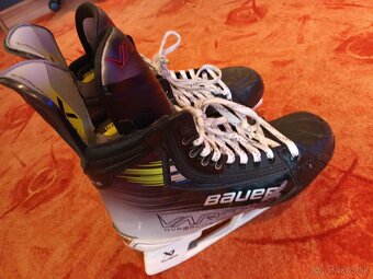 Hokejove korčule Bauer Vapor Hyperlite 2,vel.6,5.,šířka FIT3 - 4
