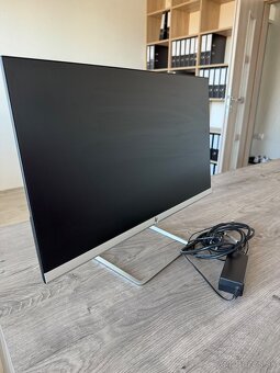 Predám LCD monitor HP 24" - 4