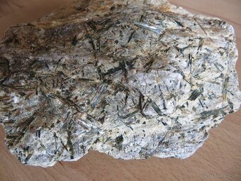 Minerály - aktinolit z Habachtalu (Rakúsko) - 4