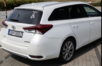 TOYOTA AURIS TOURING SPORT - 4
