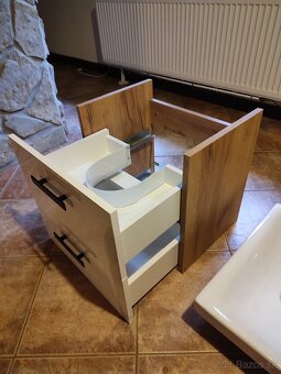 Skrinka s umývadlom - 4