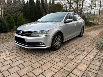 VOLKSWAGEN JETTA HIGHLINE - 4