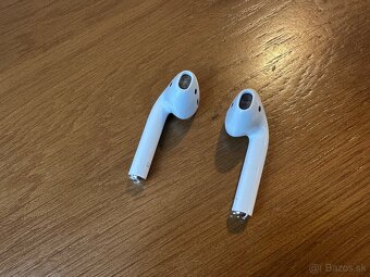 Apple AirPods 2. generácie - 4