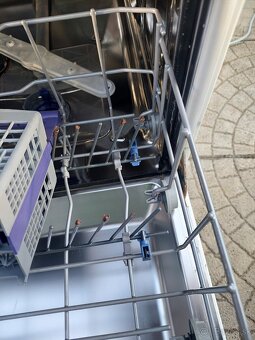 Umývačka riadu Beko DFS29030W - 4
