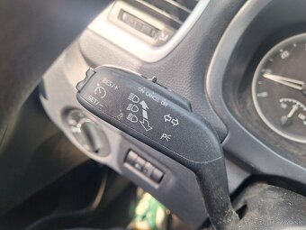 SKODA ROOMSTER BENZÍN 2009 - 4