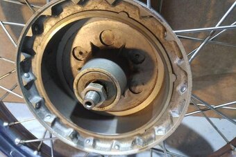 Hľadám kolesá na ČZ 175/450 - 4