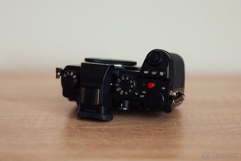 PANASONIC LUMIX DC-S5 - 4