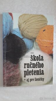 knihy o pletení, háčkovaní, šití, vyšívaní - 4