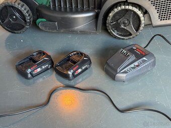 Kosačka bosch Easy mower, 2x akumulátor, nabíjačka - 4