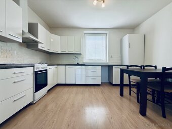 Moderný 4-izbový bungalov-Kokšov Bakša - 4