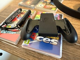 Nintendo Switch + Ring Fit Adventure + 4 hry - komplet - 4
