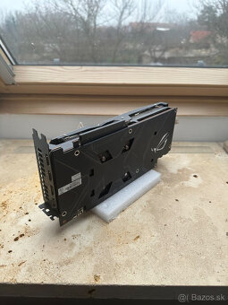 Asus ROG 5700XT Strix OC 8GB - 4