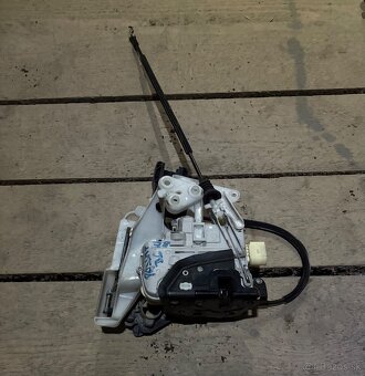 Zámok dveri VW Passat B6 LP - 4