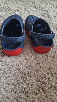 Crocs - 4